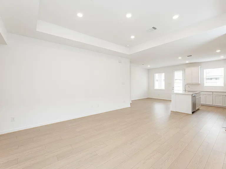 9723 Rialto Heights Dr — Photo 8