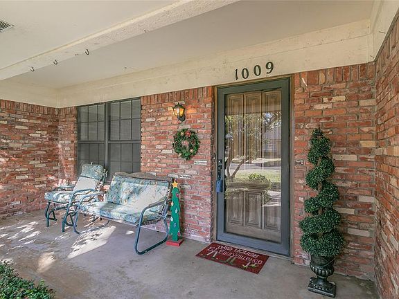 3rd image of 1009 Bucknell Dr