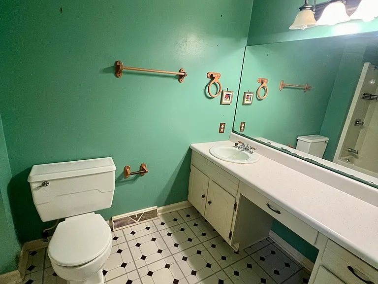 112 Kirk Dr — Photo 9