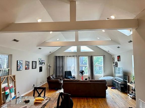 2nd image of 955 N Wolcott Ave #3