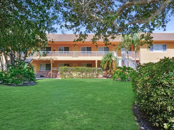 1000 NE 9th Ave APT 4