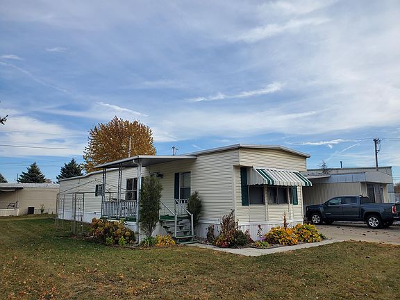 Exterior Image-2-VICTORIAN Redbud Estates
