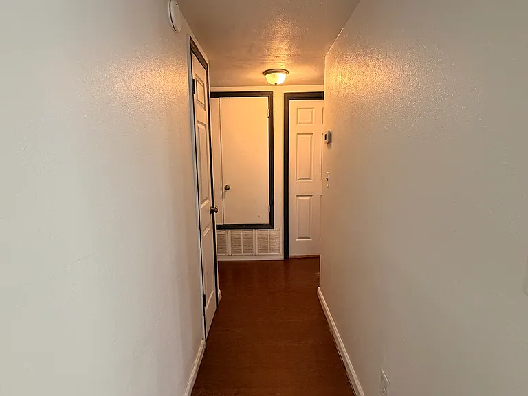 215-217 E Adobe St — Photo 9
