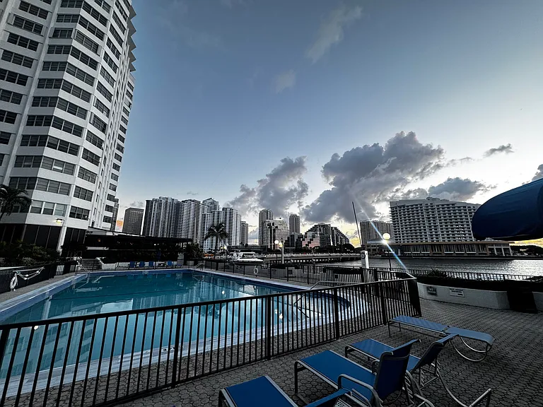 801 Brickell Bay Dr #365 — Photo 2