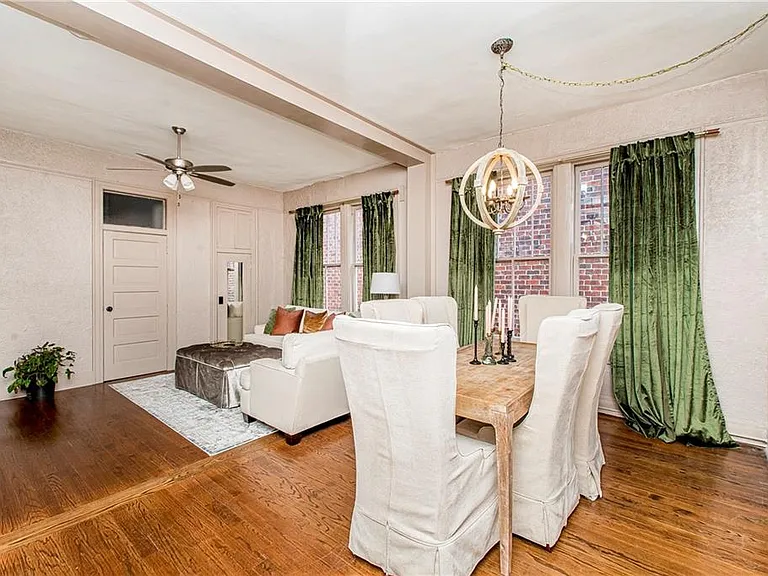 221 W Thomas St #A — Photo 3