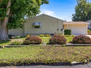 261 Foote St SW, Cedar Rapids, IA 52404