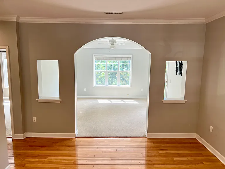 3939 Arbor Ln — Photo 4