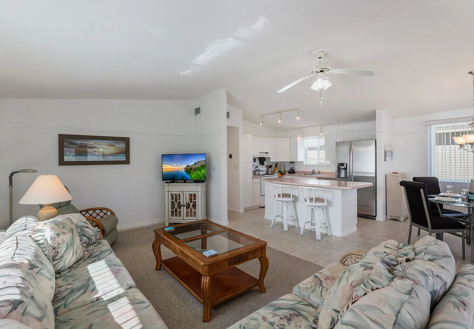 3 bed, 1248 sqft, $3,590 — Photo 4