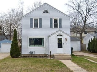2180 S 89th St, West Allis, WI 53227