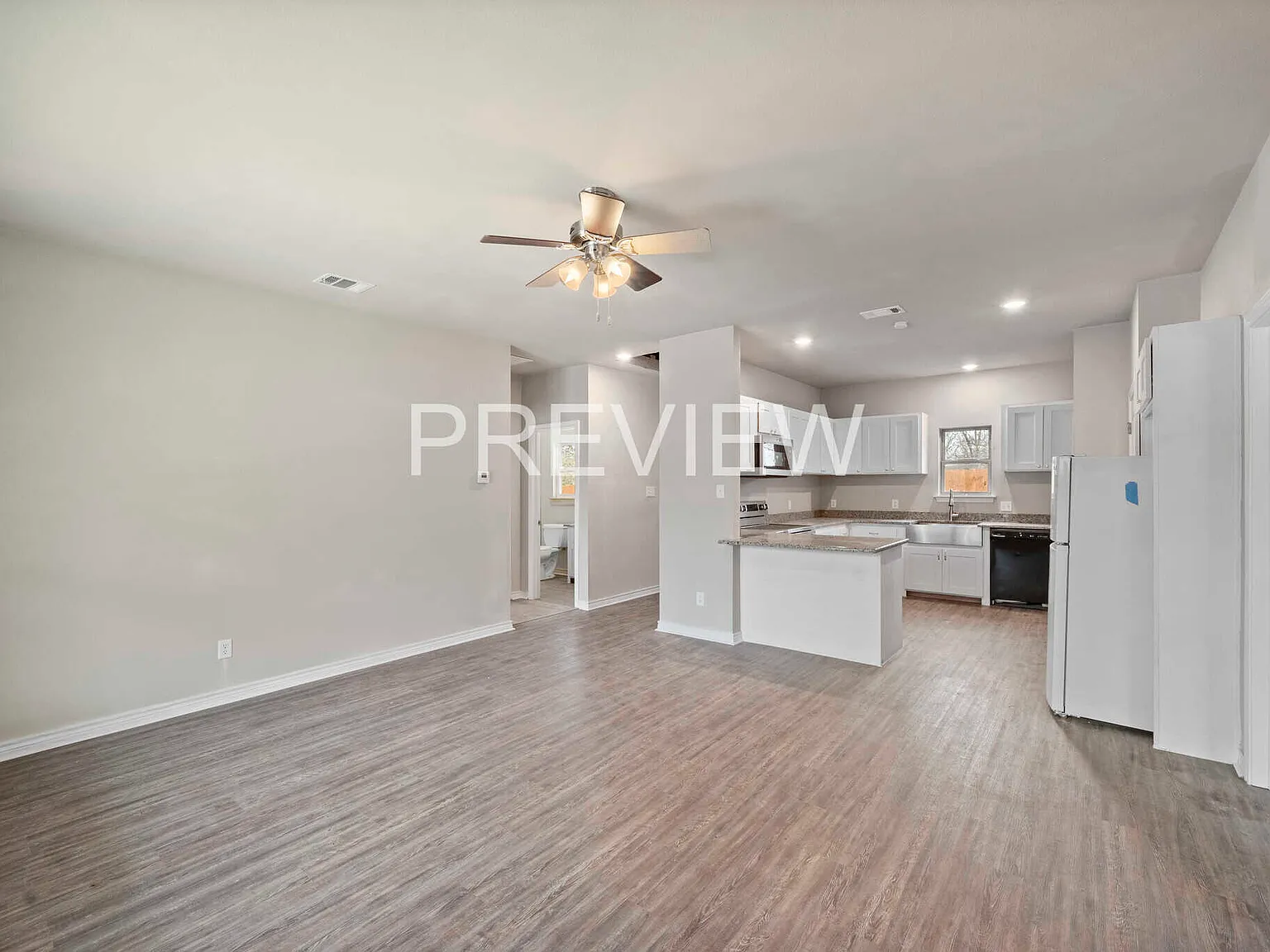 2 bed, 1100 sqft, $1,650 — Photo 4