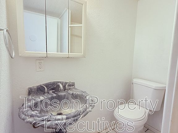 3rd image of 19 W Veterans Blvd Unit 8