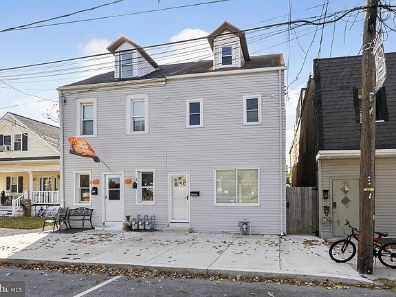 2nd image of 222 Market St