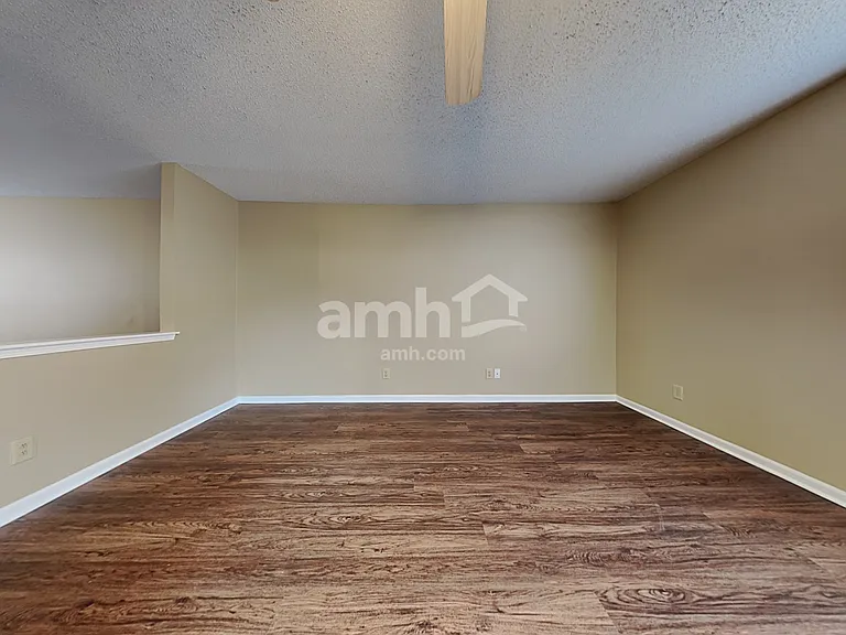 786 Hickory Pine Dr — Photo 6