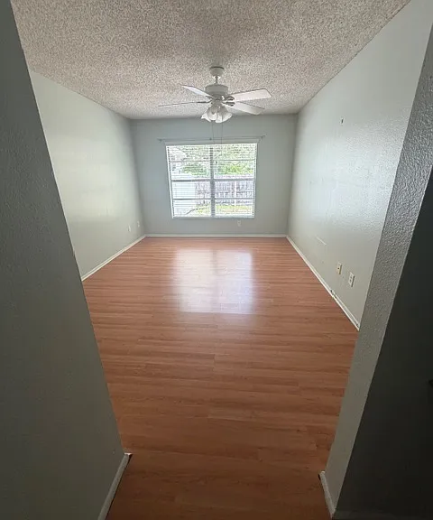 300 Kent Pl — Photo 3