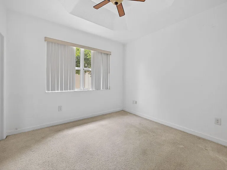 1575 NE 33rd Ave #105 — Photo 22