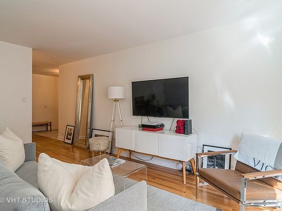 4th image of 777 N Michigan Ave APT 2102