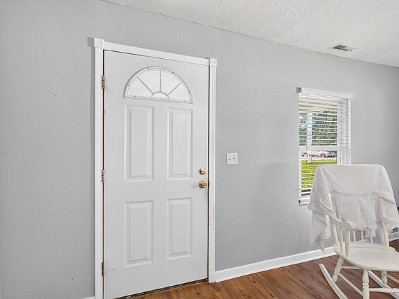 3rd image of 108 Summit Street