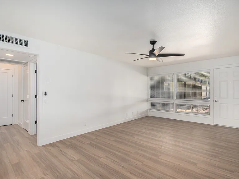 5115 N 12th St #5 — Photo 4
