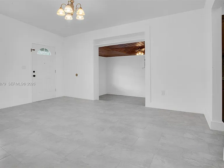 6339 SW 32nd St — Photo 8