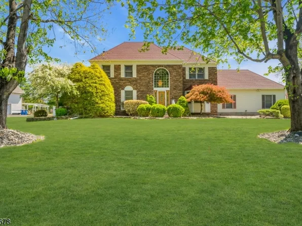 4 Oakley Knl, Hillsborough Twp., NJ 08844