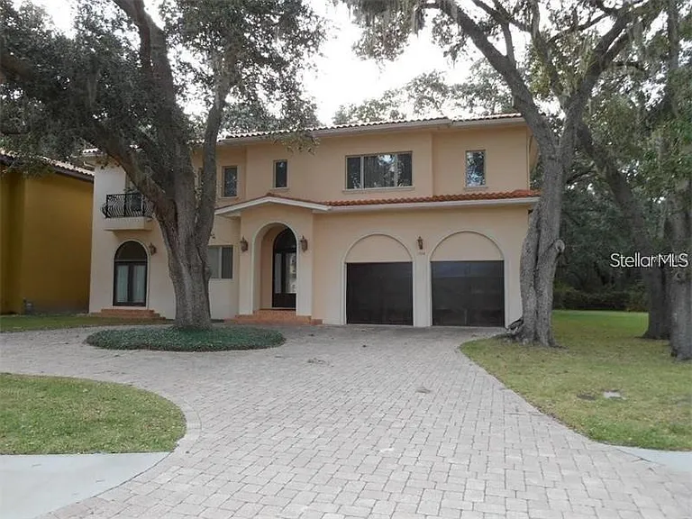 1974 Freedom Dr — Photo 1