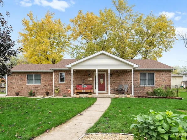 207 Miller Ct, Sandwich, IL 60548