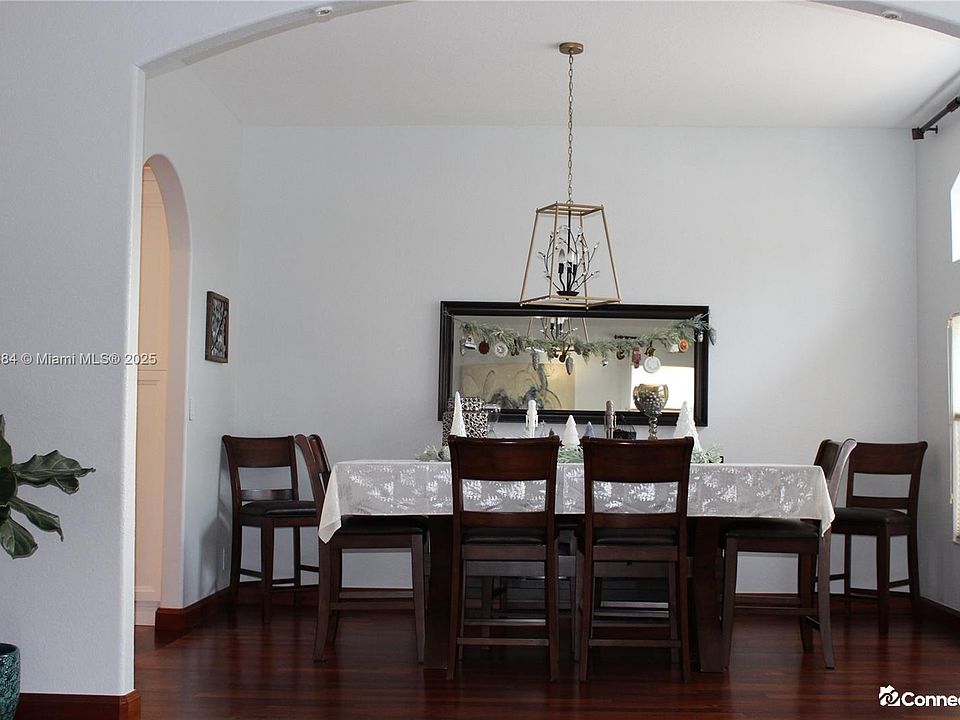 1st image of 4120 Amber Ln
