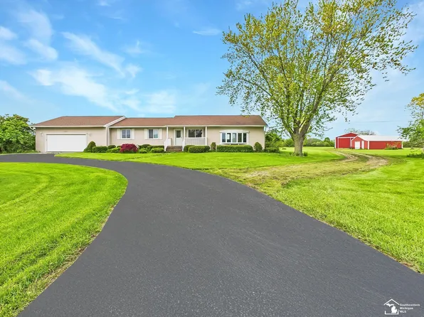 4519 Pointe Aux Peaux Rd, Newport, MI 48166