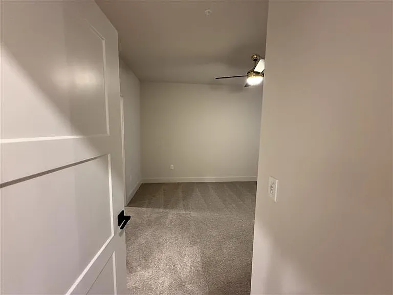 District on the Etowah Apartments — Photo 1025