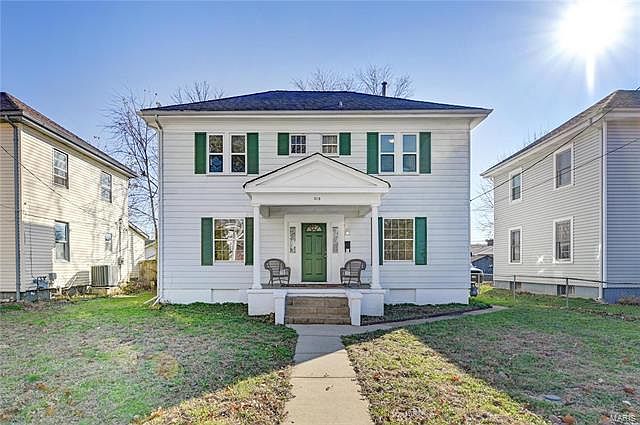 1st image of 515 Benton St
