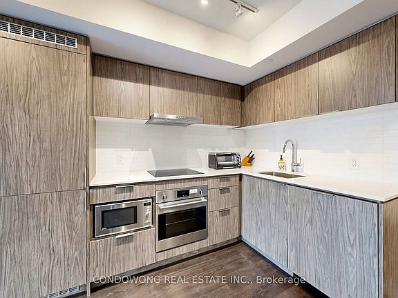 3rd image of 60 Shuter St #616