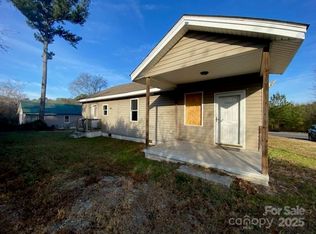 120 Seaboard St, Rockingham, NC 28379