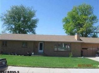 612 E 35th St, Scottsbluff, NE 69361