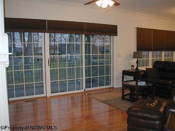 4th image of 300 Saint Andrews Dr