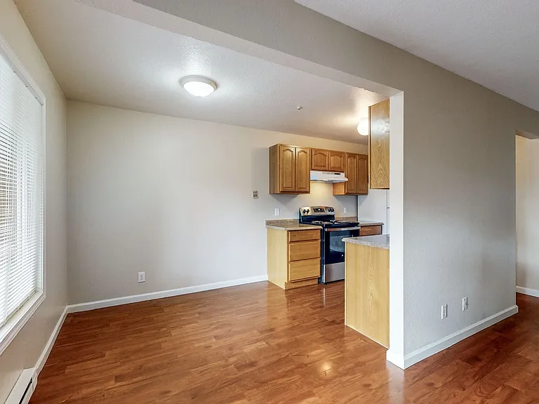 2305 McBride Ln — Photo 4
