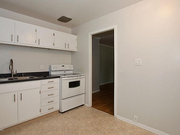3rd image of 1056 Darwood Ave