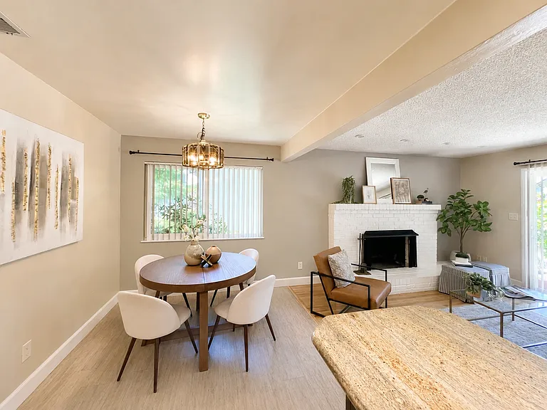 2019 Debbie Ln — Photo 9