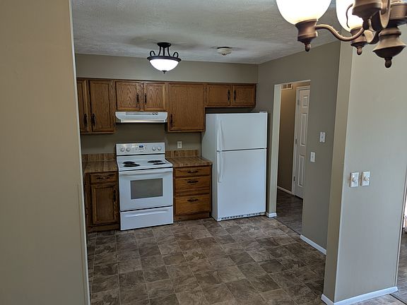3rd image of 10540 N 137th St