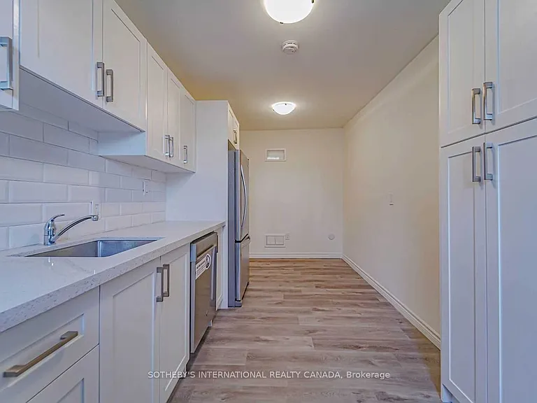 843 Danforth Ave #UPPER — Photo 18