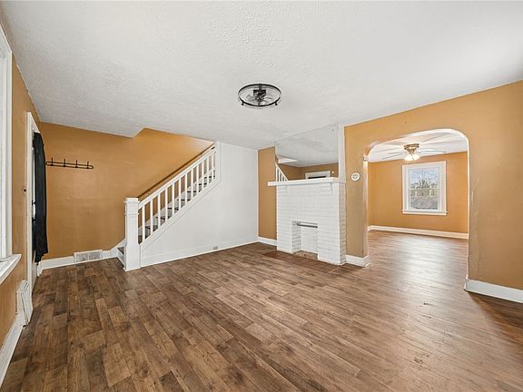4th image of 617 Danbury St