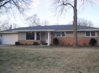 3900 W Iona Ter, Milwaukee, WI 53221