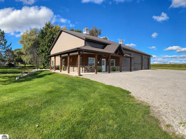 1025 Reed Rd, Sterling, MI 48659