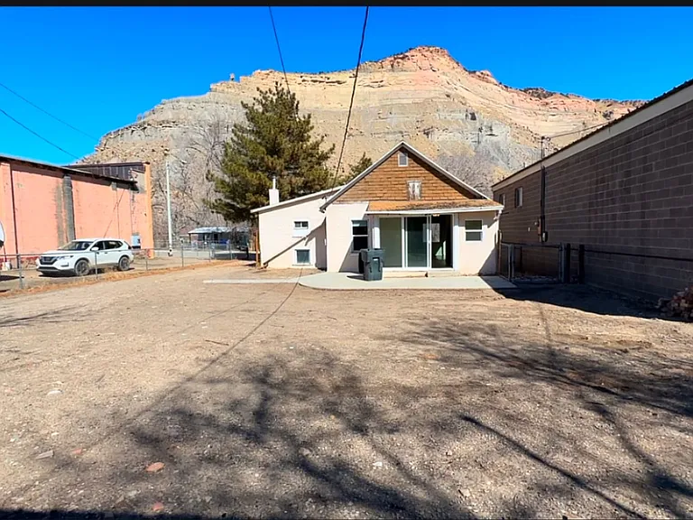 269 N Main St — Photo 9