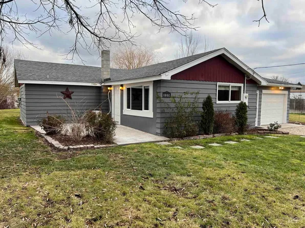 125 3rd St, Grand View, ID 83624