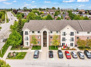 83 Aspen Springs Dr #208, Clarington, ON L1C 5J7