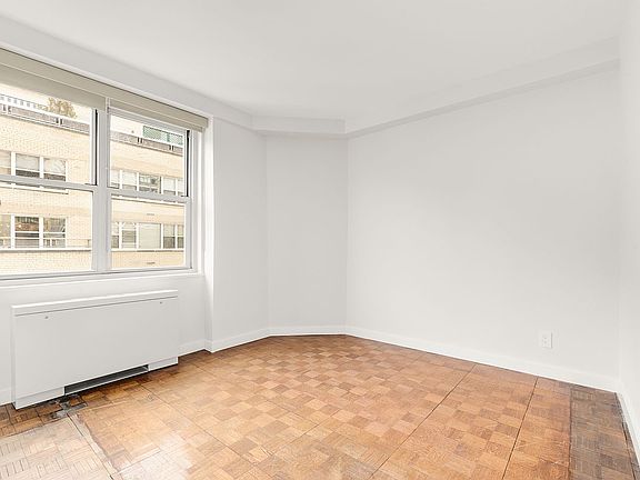 4th image of 520 E 72nd St APT 10H