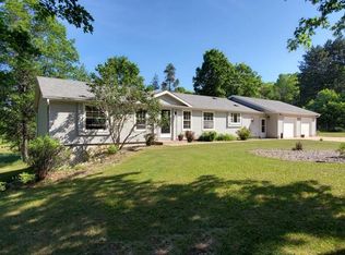 W6202 Oak Crest Dr, Norway, MI 49870