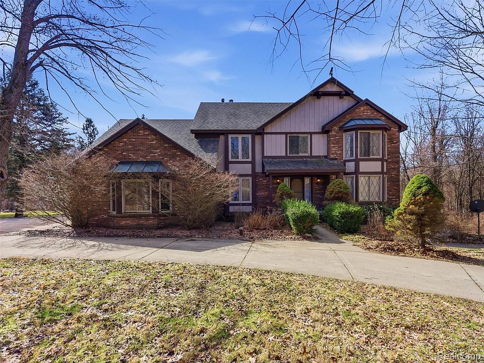 1st image of 6400 Bridle Ln
