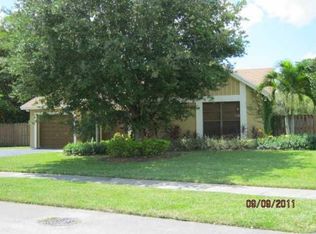 904 Cardinal Pl, Homestead, FL 33035