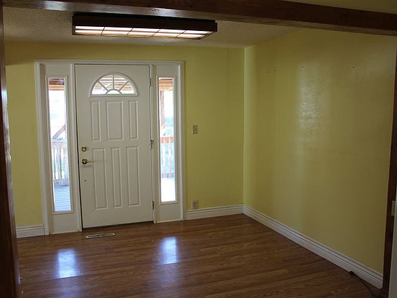 4th image of 2407 E Empire Ave